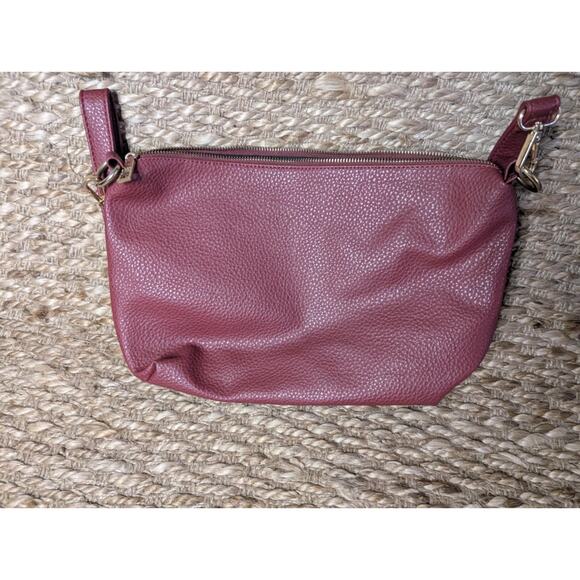 BCBG Paris Red Pebbled Faux Leather Open Shoulder Tote Bag & Crossbody Bag - Picture 14 of 16